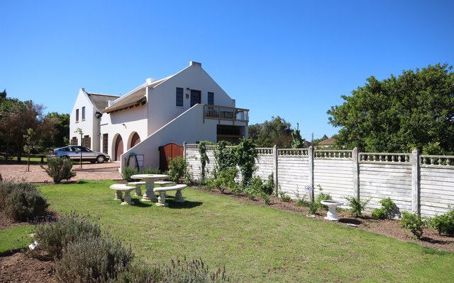 Side view showing Flat Side view showing Flat